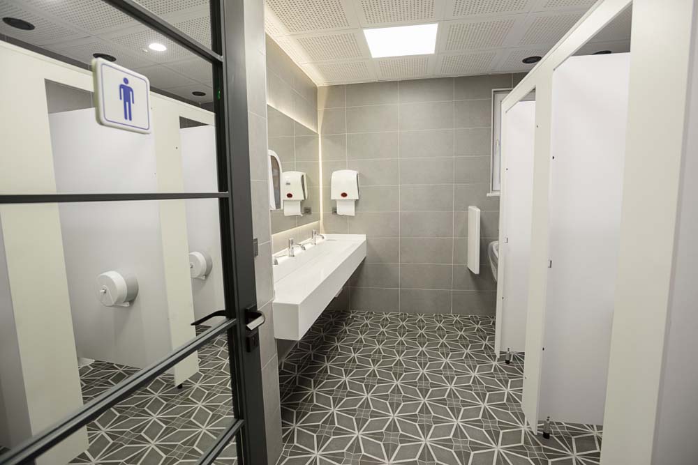 commercial toilet cubicles