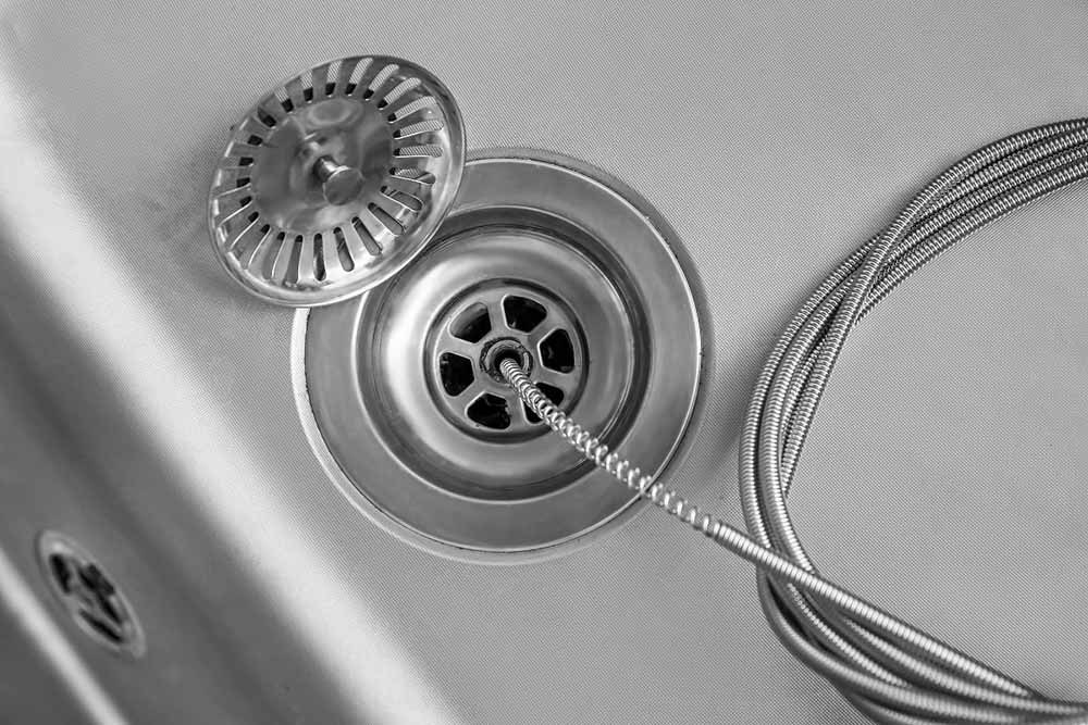 drain snaking device